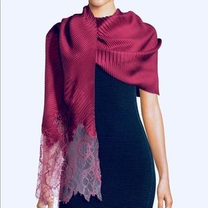 BNWT Valentino Cashmere Lace Shawl In BURGUNDY RED